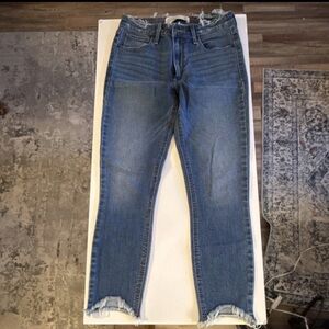 Abercrombie & Fitch Frayed Hem Blue Cropped Jeans size 28/ 6R